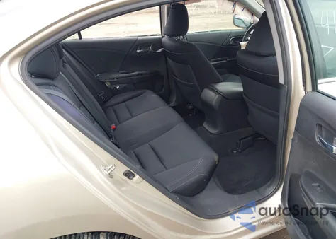 2015 Honda Accord Sport z USA, uszkodzony, nr VIN 1HGCR2F58FA018932